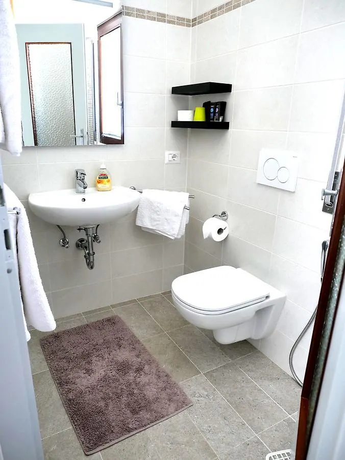 דירות נסו Casa La Perla 0*,  איטליה